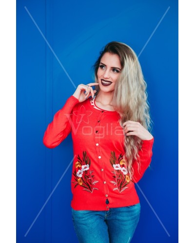 PULOVER ROSU CU BRODERIE SI NASTURI AURII VB223